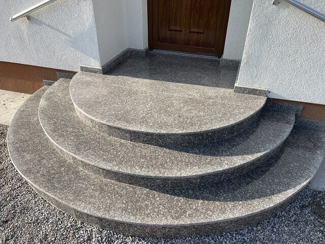 Vanjske granitne stepenice izrada i montaža Klesarstvo Đurić Novi Grad Prijedor