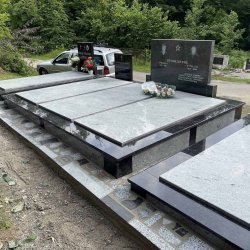 Nadgrobni spomenik Novi Grad Nadgrobni spomenik Novi Grad