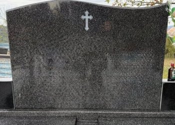 Nadgrobni spomenik za dvoje Nadgrobni spomenik za dvoje