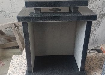 Akcija kucica za svojece od crnog granita Akcija kucica za svojece od crnog granita