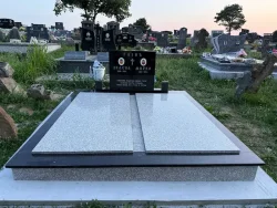 Spomenik za dvoje klasika Spomenik za dvoje klasika