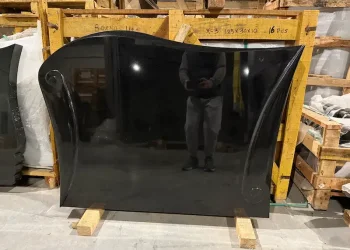 Spomenik za dvoje jastuk Spomenik za dvoje pismo