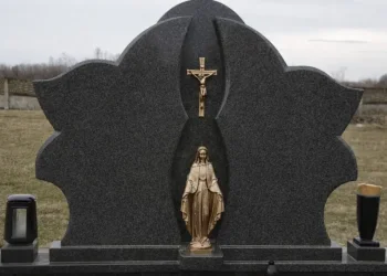 Spomenik krila uzorak