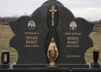 Spomenik za dvoje krila