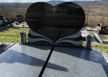 Nadgrobni spomenik Prijedor Nadgrobni spomenik Prijedor