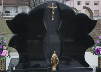 Nadgrobni spomenik Prijedor Nadgrobni spomenik Prijedor